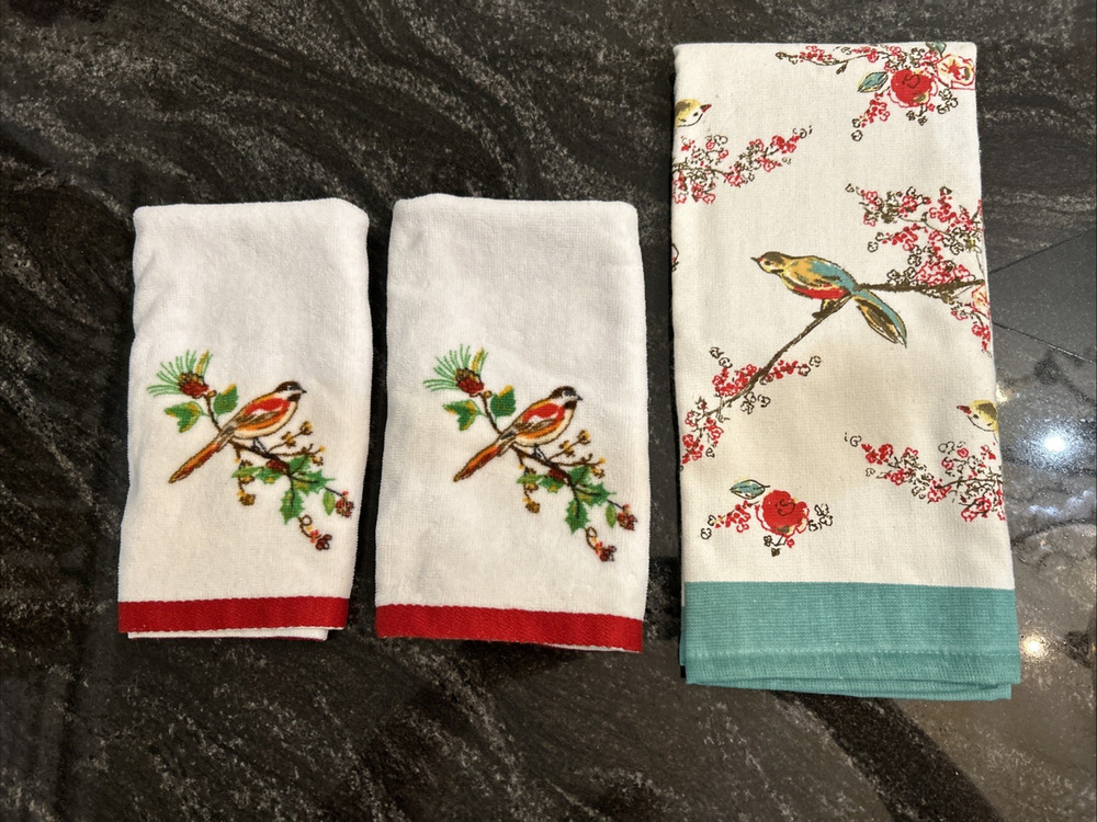 Lenox 2 Hand Towels & 1 Kitchen Towel Christmas Birds Pattern Red Green